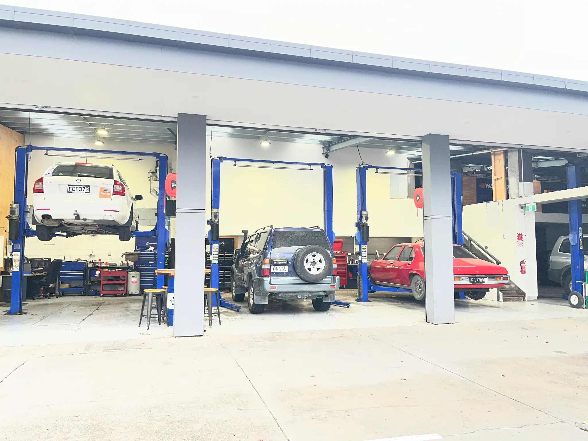 MD Automotive workshop bays